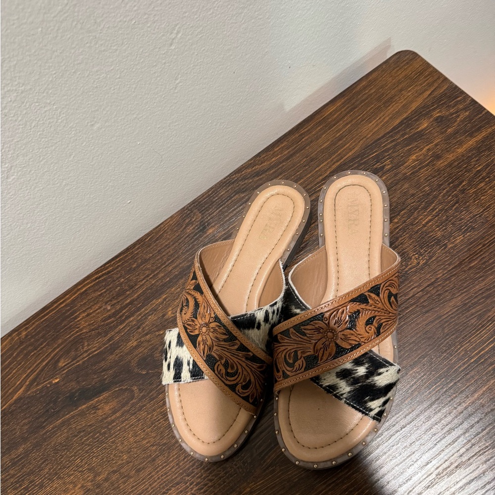 Myra sandals